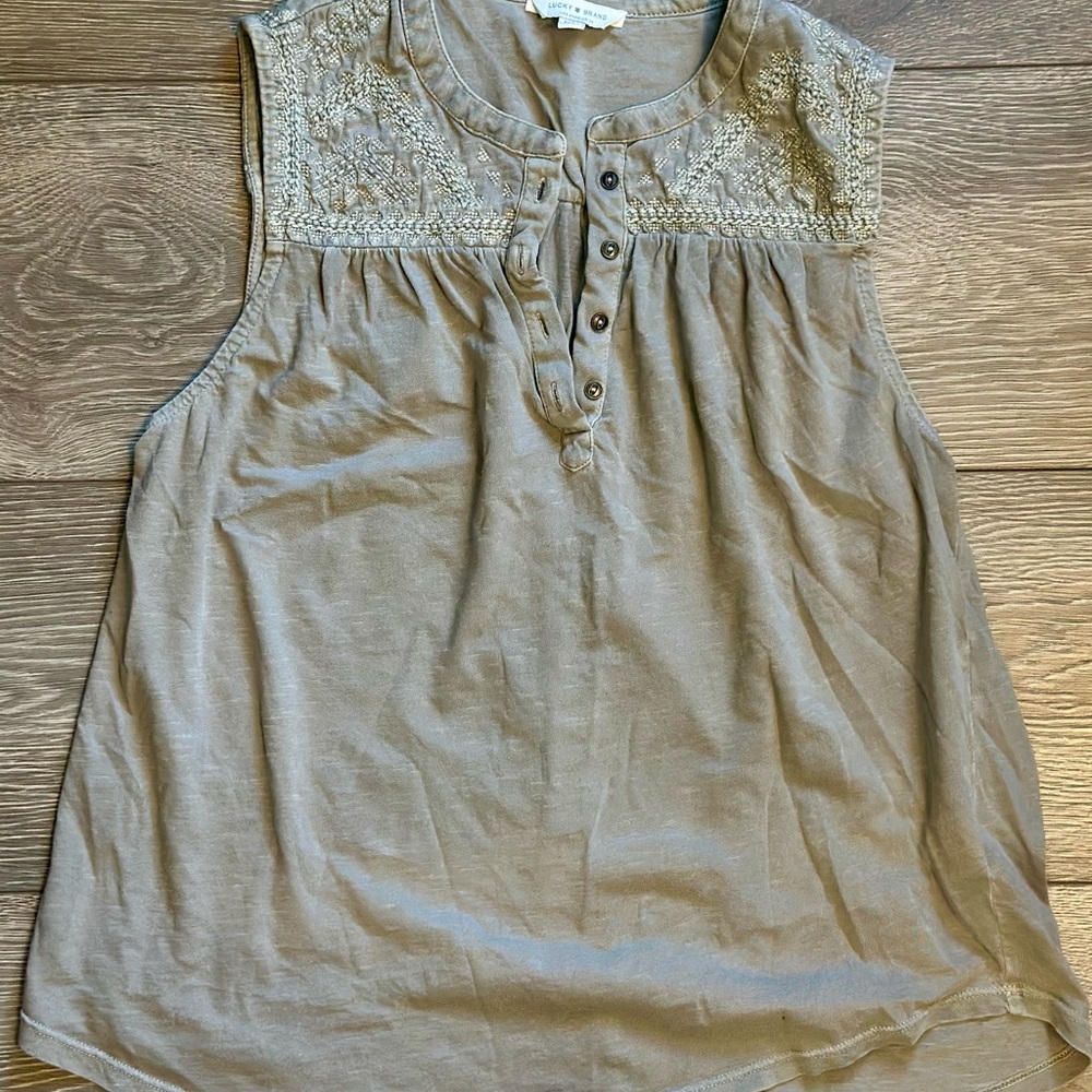 Women's Sleeveless Top in Tan/Olive green